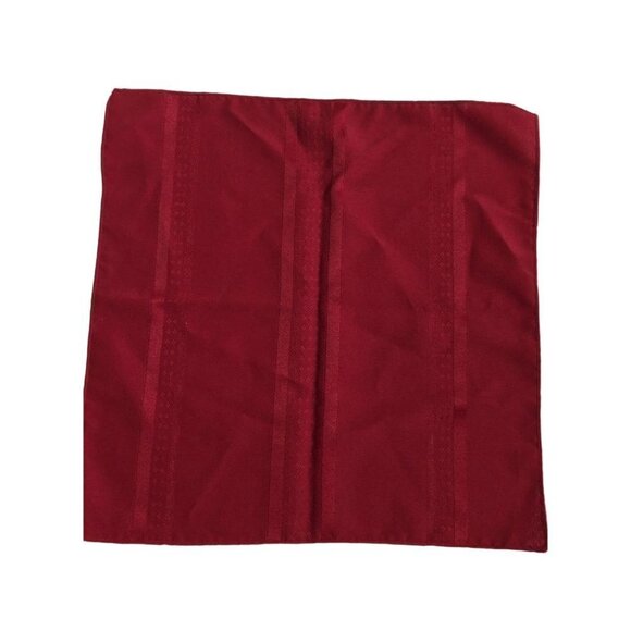 Napkin set of 6 red table linens Christmas Holiday 17 x 17" - Picture 2 of 6
